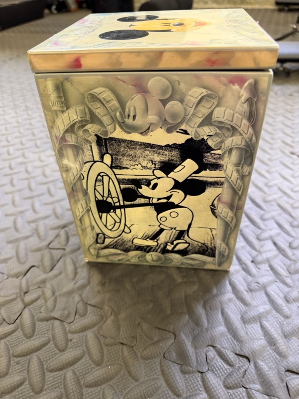 Walt Disney’s Mickey Mouse Limited Edition Musical Jack-In-The-Box - Picture 7 of 12